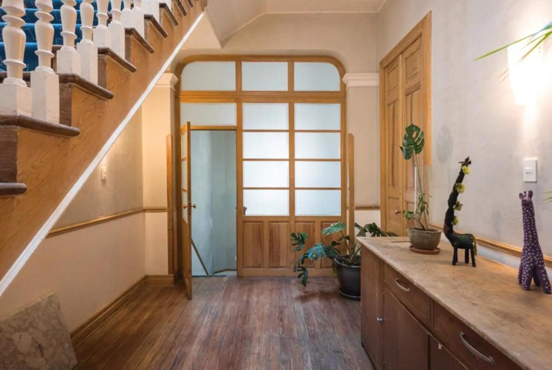 1br With Tube Perfect Location