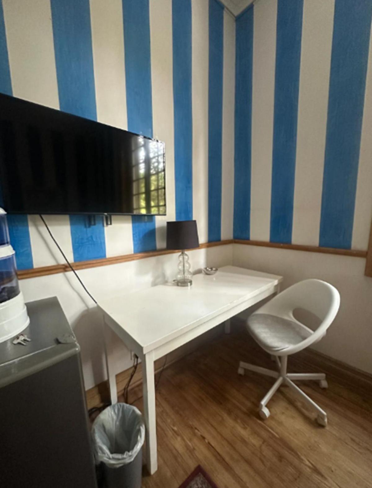 1br With Tube Perfect Location